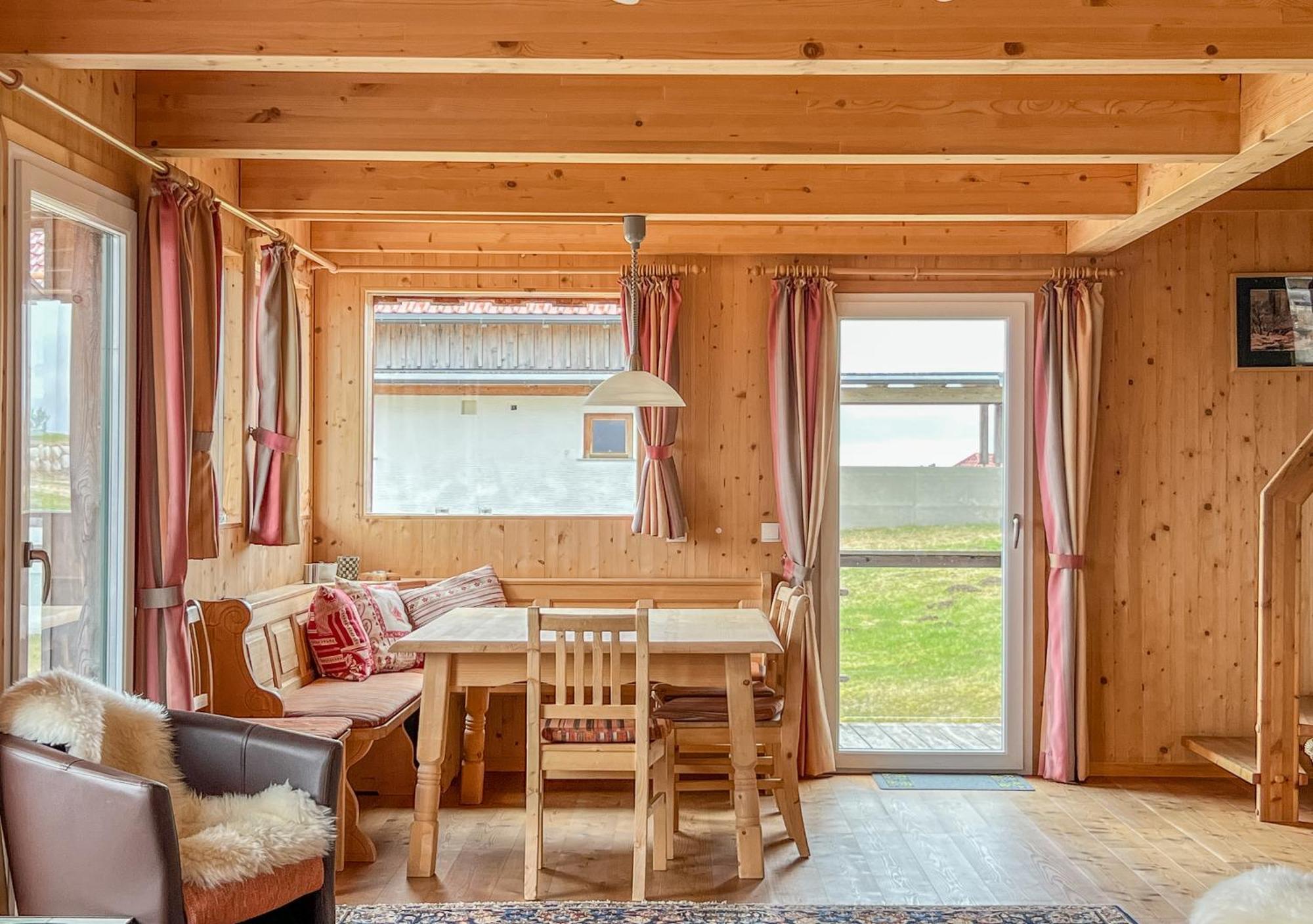 1A Chalet '4 Jahreszeiten' Ski Fahren Und Jacuzzi Mit Aussicht! Bad Sankt Leonhard im Lavanttal Luaran gambar