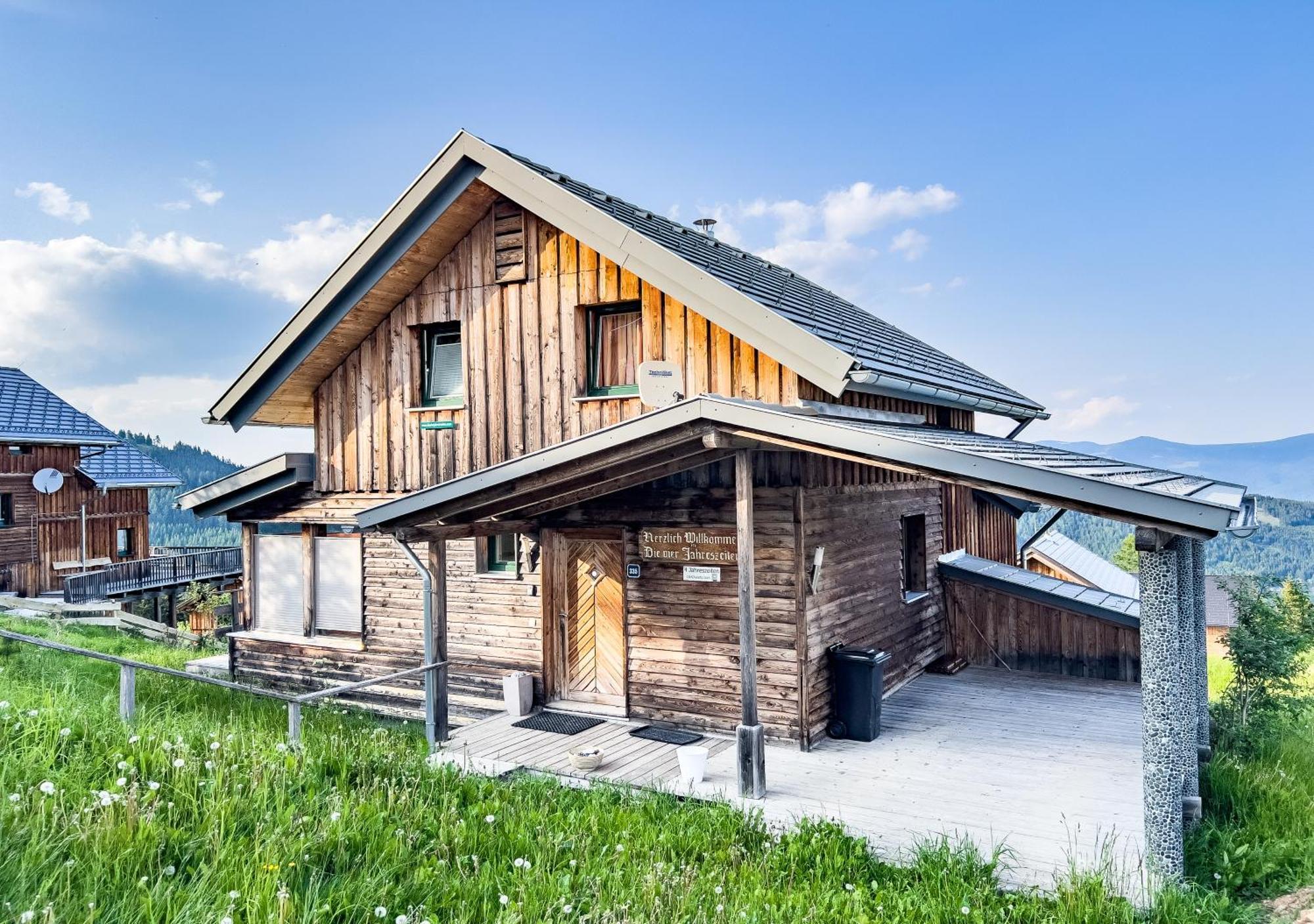 1A Chalet '4 Jahreszeiten' Ski Fahren Und Jacuzzi Mit Aussicht! Bad Sankt Leonhard im Lavanttal Luaran gambar